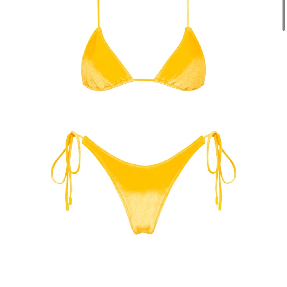 Triangl set new with tags!